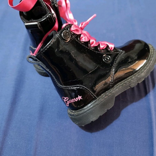Guess No 21 baby boots like new