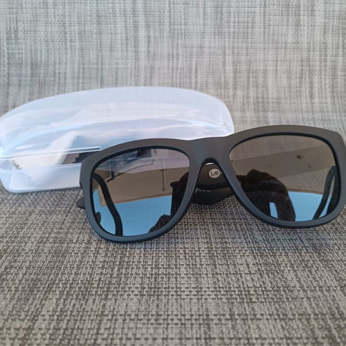 Bluetooth sunglasses with polarized lenses, new, black