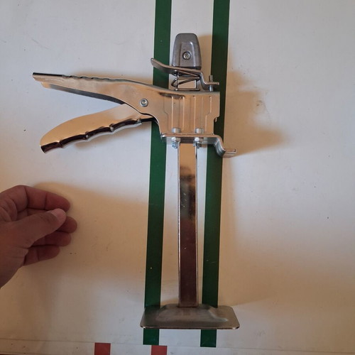 Heavy-Duty Metal Stapler with Base used