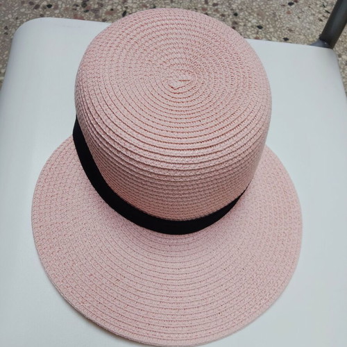 Women’s pastel straw hat like new