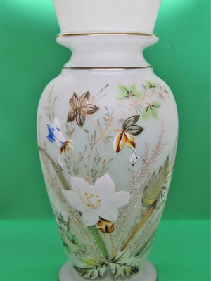 Βάζο οπαλίνα μεταχειρισμένο με ζωγραφική διακόσμηση λουλουδιών