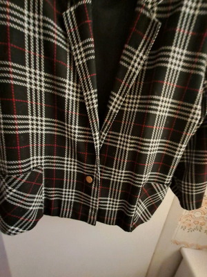 Elegant jacket with pockets like new