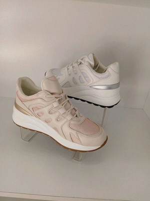 Women's sneakers new, white and beige
