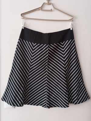 A-Line striped midi skirt size L like new, black and white