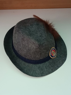 Paulaner τσόχινο καπέλο με φτερό