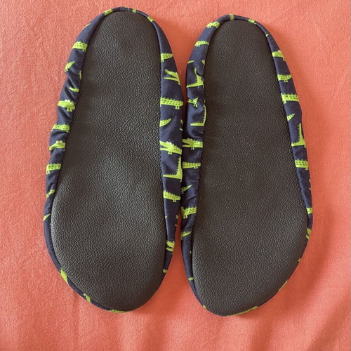 Slipstop anti-slip slippers like new, sizes 26-28 and 34-36