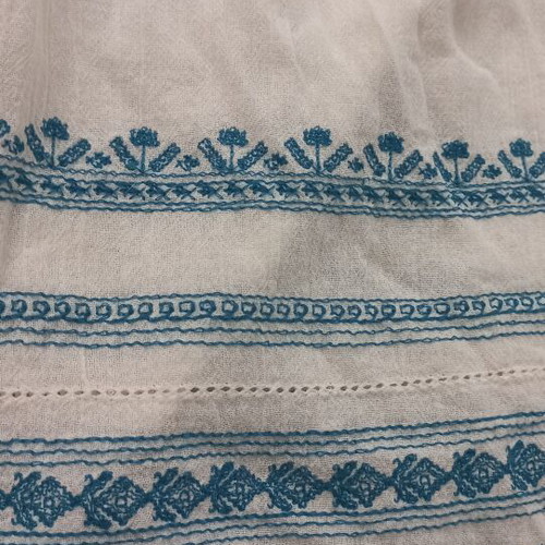 M.A.B.E dress white, like new, size XS fit larger