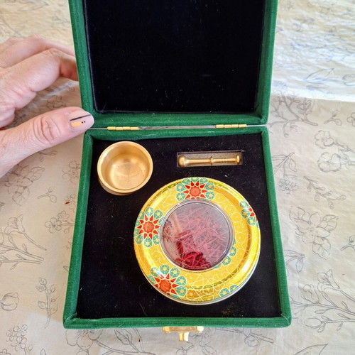 Authentic Persian Saffron Gift Set new, decorative plate and brass mortar