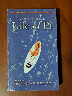 Life of Pi book like new, English