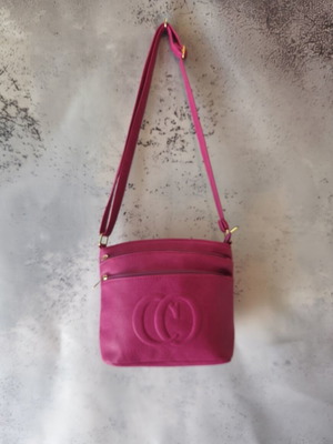 Women's crossbody bag like new, pink fuchsia color