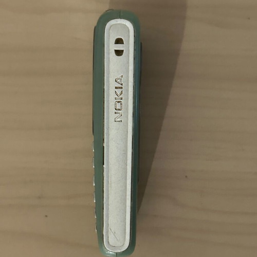 Nokia 2100 mobile phone with new BLD-3 battery