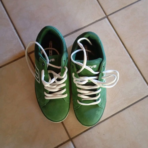 Athletic shoes new, brand xdye, green, size 42