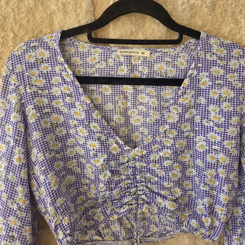 MindYourStyle Daisy Floral Crop Top like new, purple gingham
