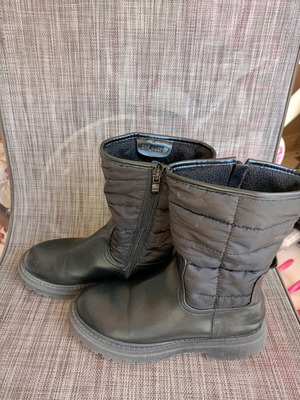 Children's boots used in good condition