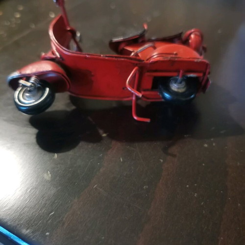 Metal Vespa miniature used, red, 11 centimeters