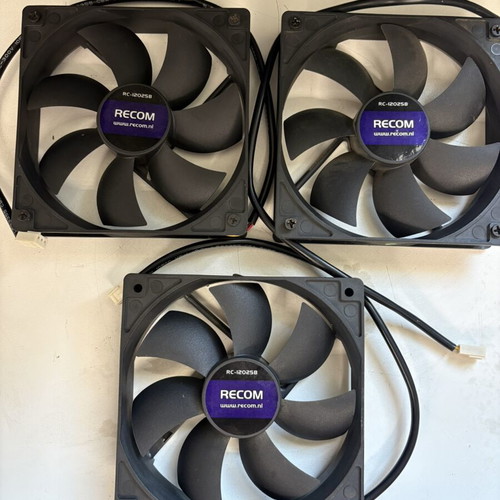 Recom RC-12025B 120mm 3-pin fans set of 3 like new, 1000 RPM