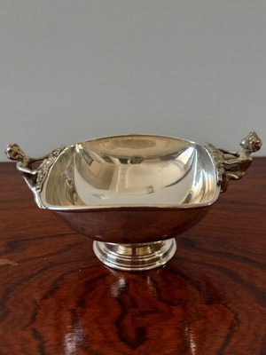 Silver Bowl Armaos 925 like new with sculpted handles