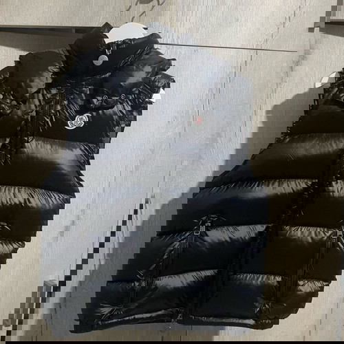 Moncler μπουφάν