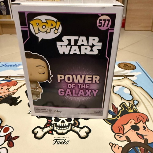 Funko Pop! Disney Star Wars Power of the Galaxy Rey Special Edition 577 like new