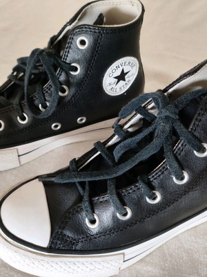 Converse All Star Chuck Taylor παιδικά μποτάκια από δέρμα σαν καινούργια, μέγεθος 32