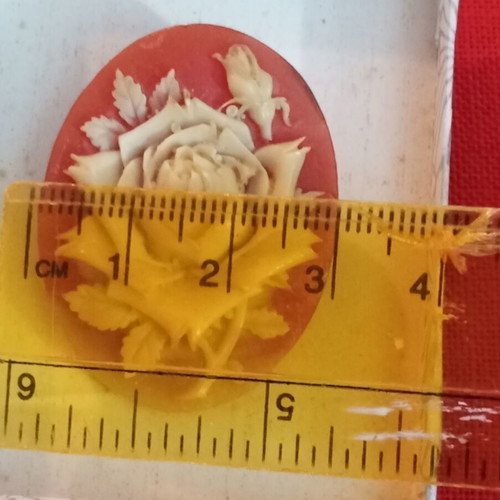 Cameo pin vintage from Italy, used, hand-carved