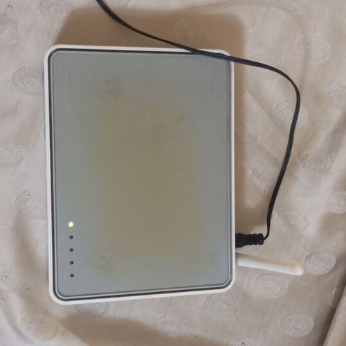 Thomson router model TG585 v8 used, functional
