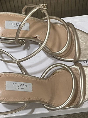 Steve Madden women's sandals new, size 38, tan color, 7cm heel