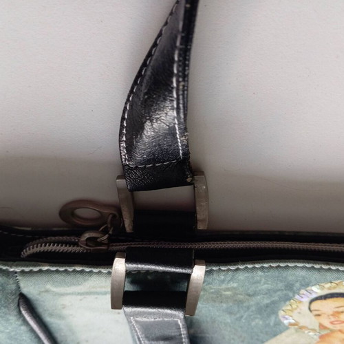 Vintage shoulder bag with Mexican motif and embroidery like new