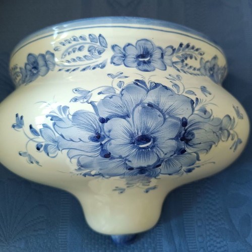 Vintage decorative fountain from Portuguese faience with handmade floral design like new