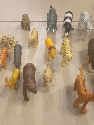 Animal figures like new, set of 28 pieces