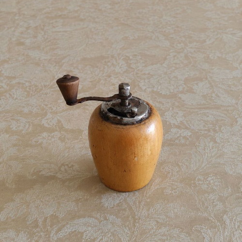 Vintage Italian spice mill used