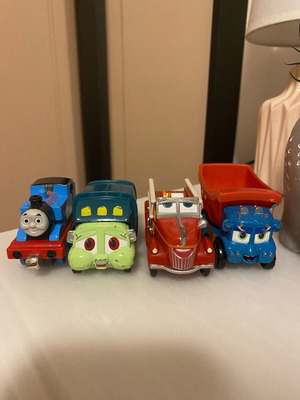 Cars Disney Pixar toy cars like new, set of 4