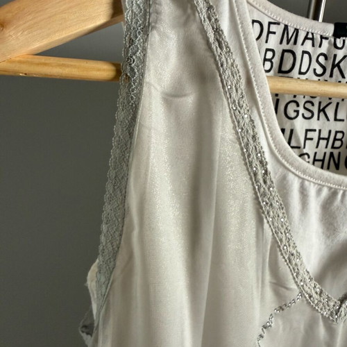 Toi&Moi blouse like new, white with silver details, size M