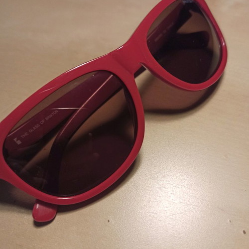 Brixton women's red sunglasses used with 100% UV protection