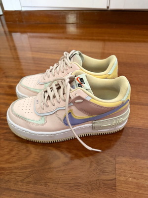 Nike Air Max women's size 37.5 like new