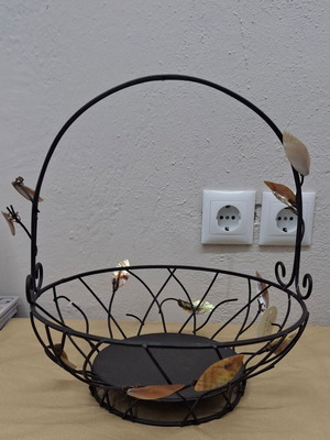 Metal basket with leaf design new 30x35 cm