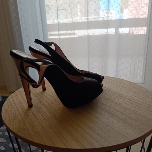 Pee Toe Women's Shoes Like New, Black Size 39