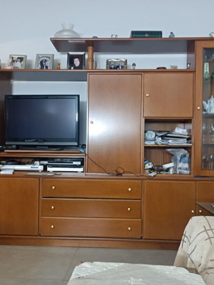 Ξύλινη σύνθεση σαλονιού μεταχειρισμένη με ντουλάπια και συρτάρια