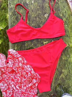 Shein bikini red like new with mini skirt pareo