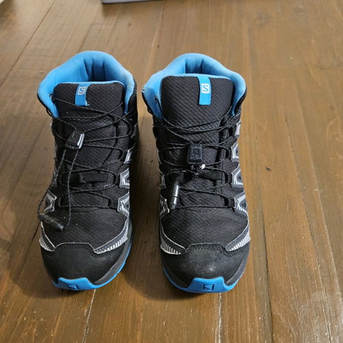 Salomon kids hiking boots like new, size 36, blue