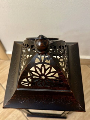 Bronze floor lantern like new