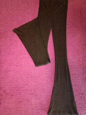 Black bell-bottom leggings like new, size S