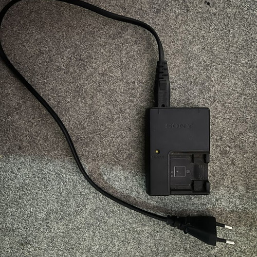 Sony battery charger used for old digital cameras