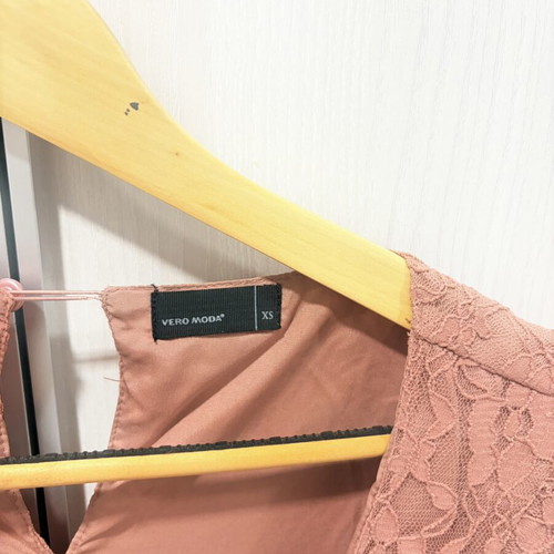 Vero Moda lace short dress like new, pink sapio apple color, XS-S