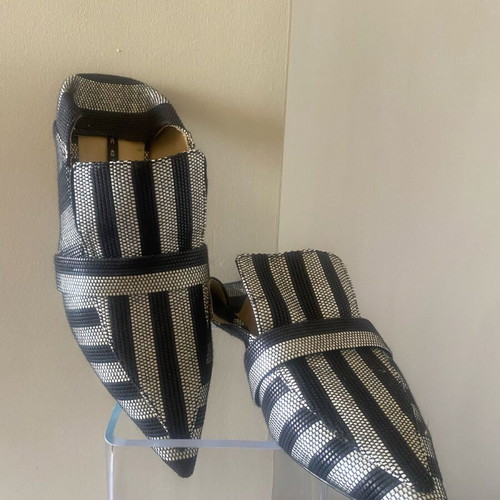 Zara mules size 42 like new, comfortable, black and silver