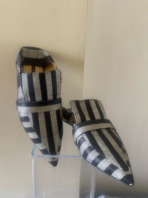 Zara mules size 42 like new, comfortable, black and silver