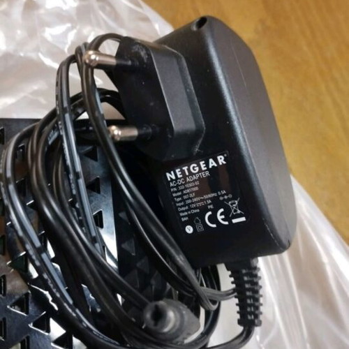 Netgear D6100 dual-band Wi-Fi router 24 Mbps
