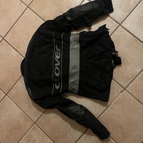 Clover women's motorcycle jacket like new, medium size with lining