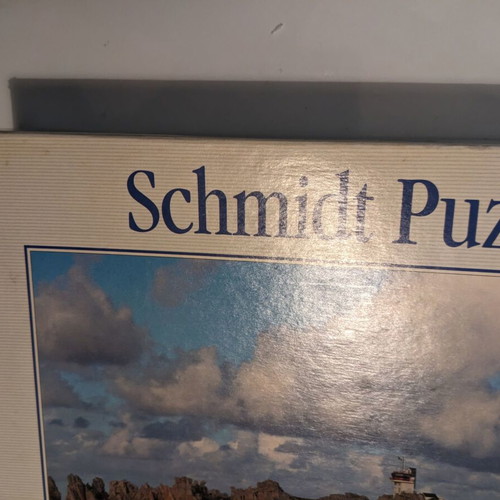 Schmidt puzzle used 2000 pieces