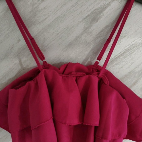 Fuchsia crop top Shein like new, size Small with ruffles